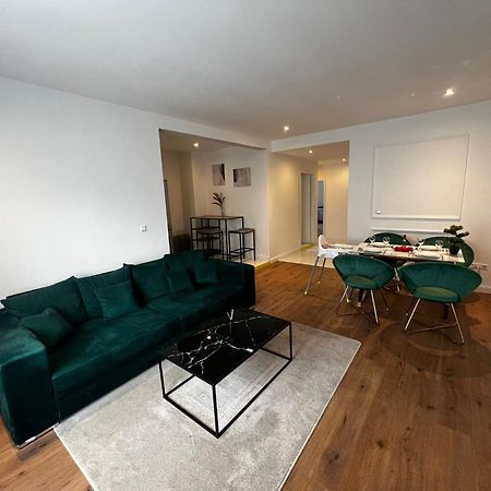 105 Quadratmeter Apartment, Parkplatz, Kinderfreundlich, 6 Personen, Wifi, Vollausgestattete Kueche, Crimmitschau المظهر الخارجي الصورة