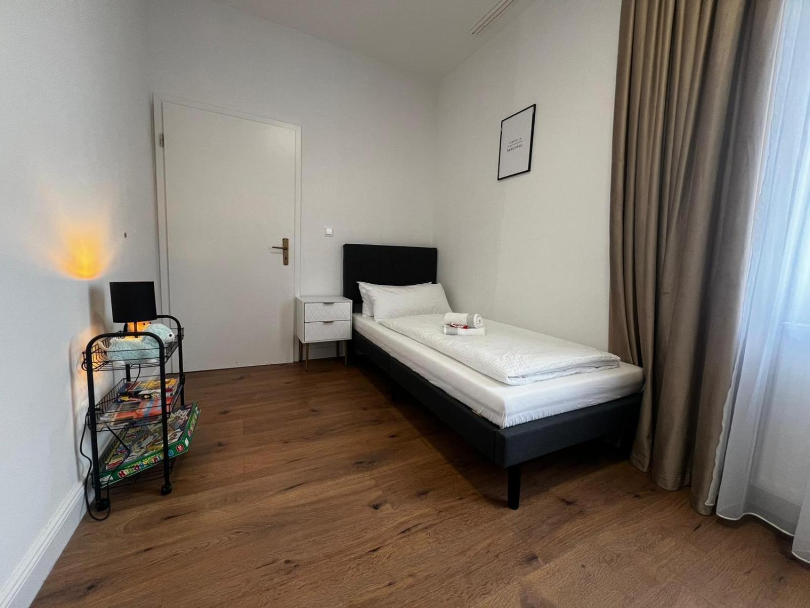 105 Quadratmeter Apartment, Parkplatz, Kinderfreundlich, 6 Personen, Wifi, Vollausgestattete Kueche, Crimmitschau المظهر الخارجي الصورة