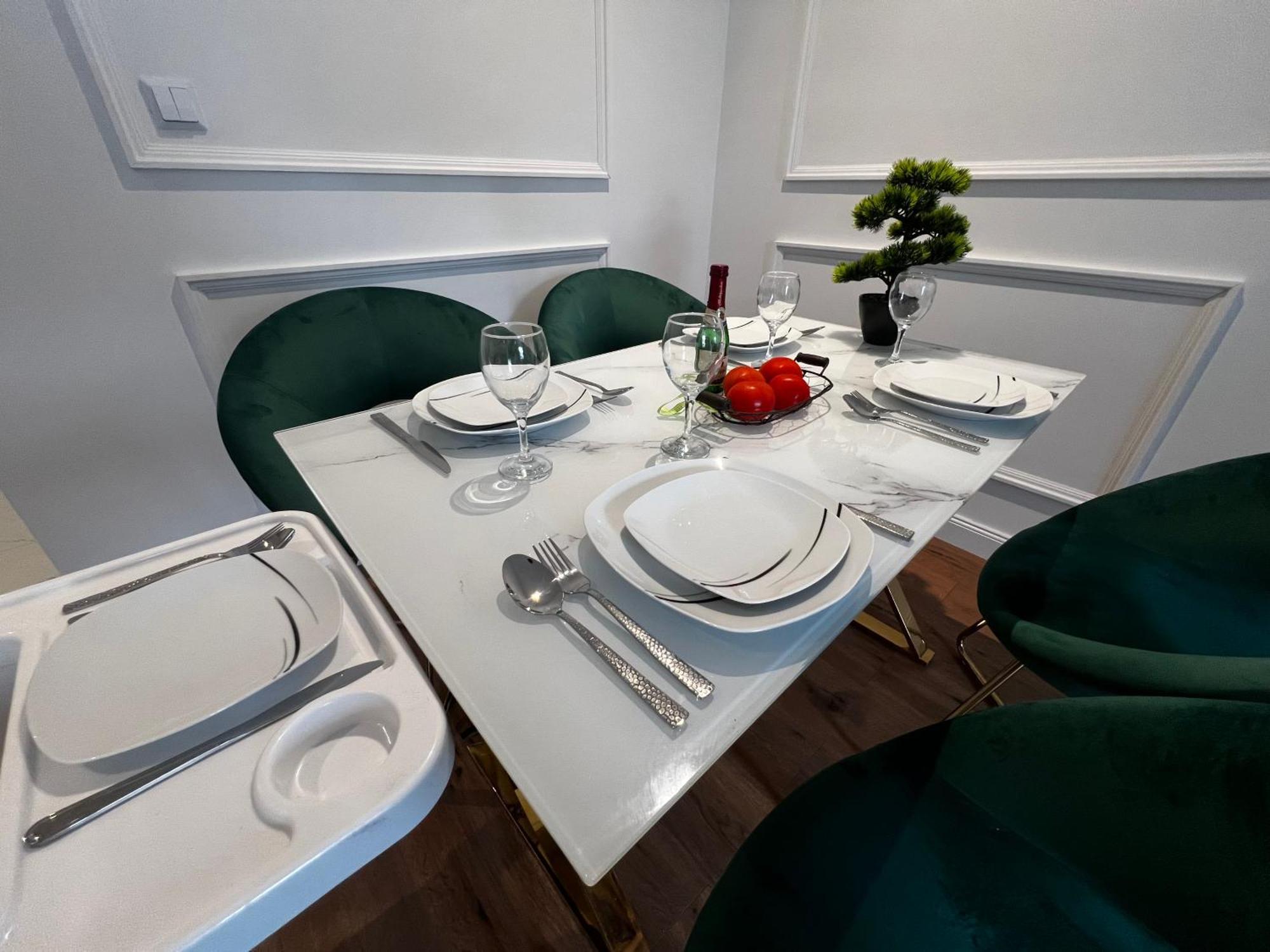105 Quadratmeter Apartment, Parkplatz, Kinderfreundlich, 6 Personen, Wifi, Vollausgestattete Kueche, Crimmitschau المظهر الخارجي الصورة